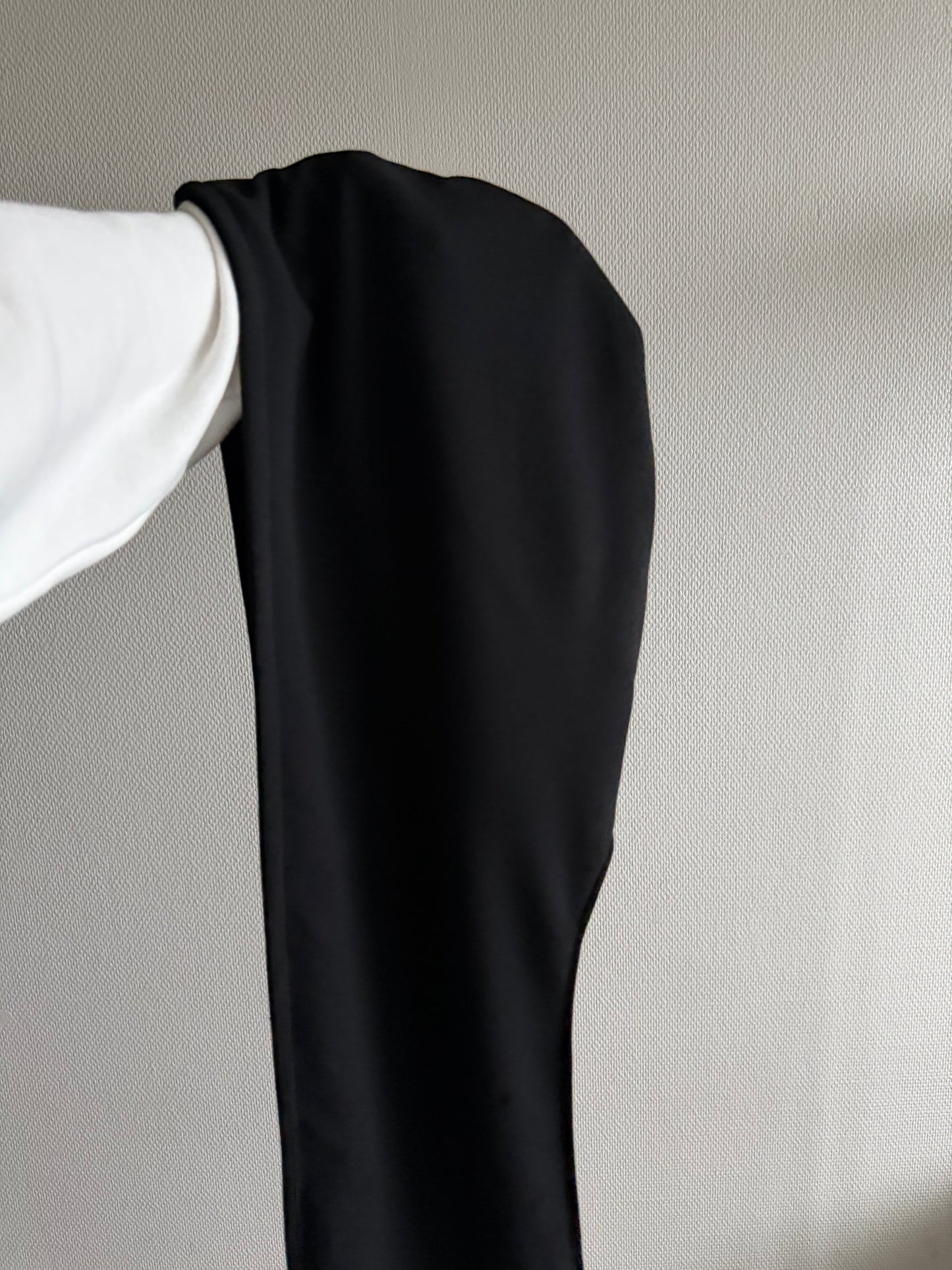 The Asr hood scarf