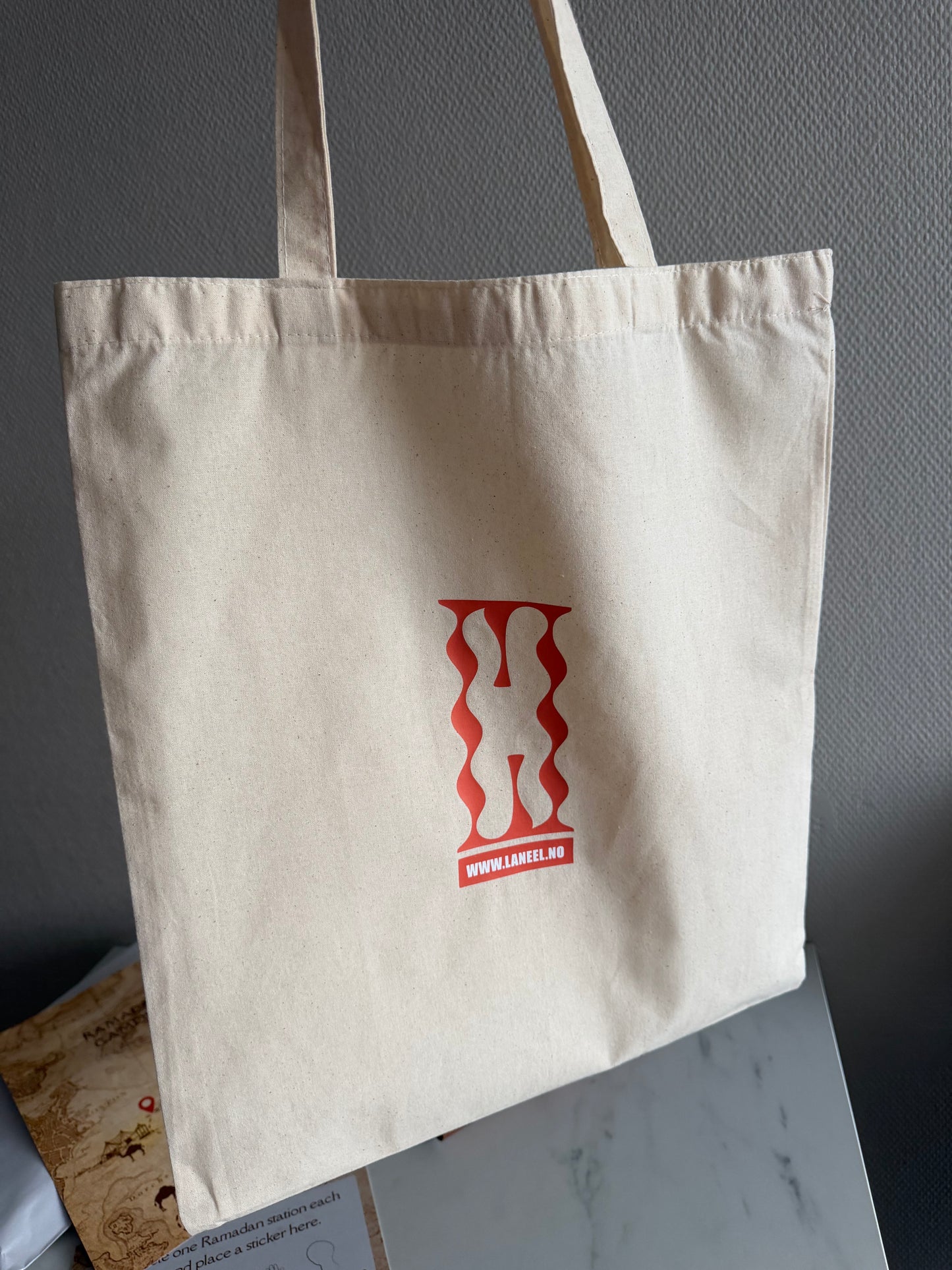 MAGHRIB TO FAJR Tote bag